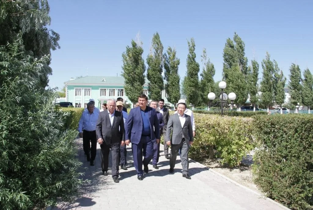 НҰРЛЫБЕК НӘЛІБАЕВ АУЫЛДЫҚ ЕЛДІ МЕКЕНДЕРДІ АРАЛАП, ЕГІС АЛҚАБЫНДА БОЛДЫ