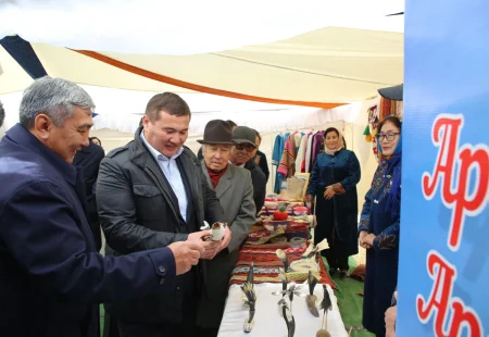 АРАЛ АУДАНЫНДА БАЛЫҚШЫЛАР СЛЕТІ ӨТІП, ЖАҢА МОНУМЕНТ ПЕН АЛЛЕЯ АШЫЛДЫ