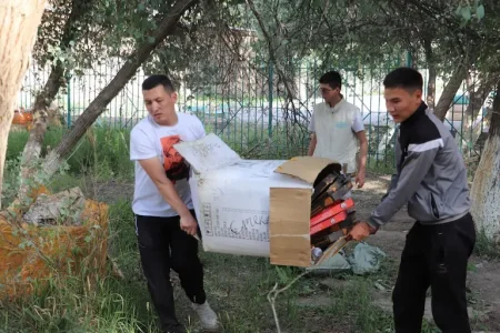 Қызылордалық аманаттықтар «Таза бейсенбі» экологиялық акциясына үлес қосты