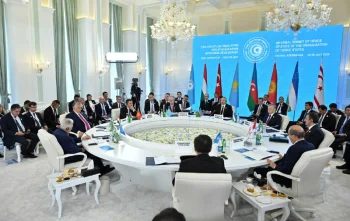 Президент қазір дүниежүзінде саяси және экономикалық өзгерістер болып жатқанына, соның салдарынан мызғымастай көрінген жаһандық қауіпсіздік жүйесі сыр бере бастағанына назар аударды