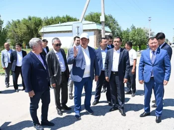 Облыс әкімі Нұрлыбек Нәлібаев Сырдария ауданына жұмыс сапарымен барып, «Бесарық» ауылының әлеуметтік-экономикалық дамуымен танысты.