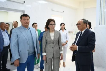 ДЕНСАУЛЫҚ САҚТАУ МИНИСТРІ МЕДИЦИНА МЕКЕМЕЛЕРІНІҢ ҚҰРЫЛЫСЫМЕН ТАНЫСТЫ