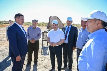 АЙМАҚ БАСШЫСЫ "НАРШОҚЫ" ЕСКЕРТКІШІНЕ БАРДЫ