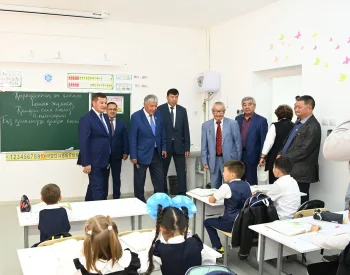 АЙМАҚ БАСШЫСЫ ШИЕЛІ АУДАНЫНДАҒЫ МЕКТЕП ҚҰРЫЛЫСЫМЕН ТАНЫСТЫ