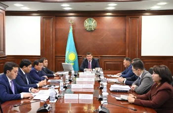 АЙМАҚ БАСШЫСЫ МӘДЕНИЕТ ҚЫЗМЕТКЕРЛЕРІНЕ АЛҒЫС АЙТТЫ