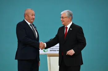 СЫР ЕЛІНІҢ ЕҢБЕККЕРЛЕРІ МАРАПАТ ТӨРІНЕН КӨРІНДІ