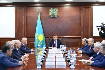 АУЫЛ ШАРУАШЫЛЫҒЫ САЛАСЫНЫҢ АРДАГЕРЛЕРІНЕ ҚҰРМЕТ КӨРСЕТТІ