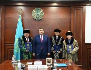 ОБЛЫС ӘКІМІ ЕҢБЕК АРДАГЕРЛЕРІН ҚҰТТЫҚТАДЫ