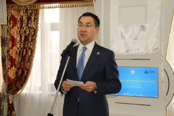 ”БІРЛІК ПЕН КЕЛІСІМ ЖОЛЫНДАҒЫ 30 ЖЫЛ” ЕСКЕРТКІШ ТАҚТАСЫ АШЫЛДЫ