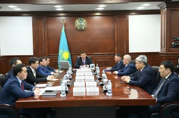 ЖАҢА ҚЫЗМЕТКЕ ШЫҒАРЫП САЛДЫ