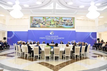 «ҰЛТТЫҚ ҚҰРЫЛТАЙ: АЛДАҒЫ МАҚСАТТАР МЕН МІНДЕТТЕР» ТАҚЫРЫБЫНДА ДӨҢГЕЛЕК ҮСТЕЛ ӨТТІ