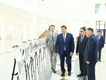 МӘДЕНИЕТ САЛАСЫНЫҢ ҚЫЗМЕТКЕРЛЕРІ МАРАПАТ ТӨРІНЕН КӨРІНДІ