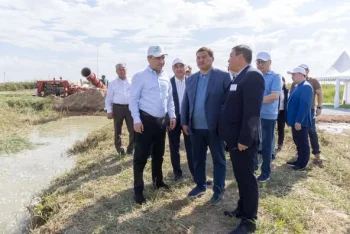 Премьер-министр Қызылорда облысында гидронысандардың жай-күйін және су үнемдеу технологияларын енгізу барысын тексерді
