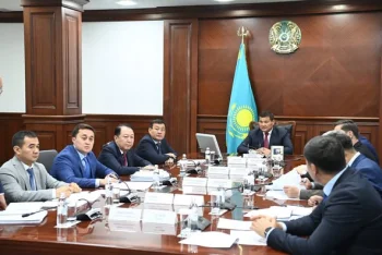 ЕҢБЕК НАРЫҒЫН ДАМЫТУ ЖӘНЕ ЦИФРЛАНДЫРУ МӘСЕЛЕЛЕРІ ТАЛҚЫЛАНДЫ