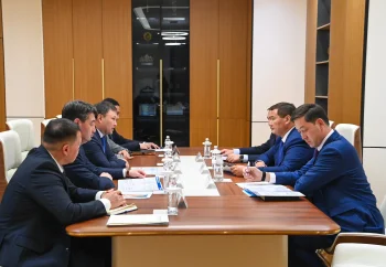АЙМАҚ БАСШЫСЫ «ҚАЗМҰНАЙГАЗ» ҰК» АҚ БАСҚАРМА ТӨРАҒАСЫМЕН КЕЗДЕСТІ